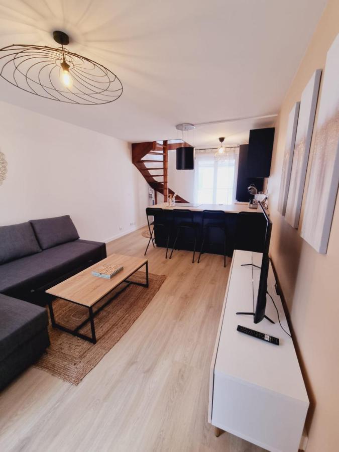 Duplex Neuf Centre Ville Avec Parking Neauphle-le-Château Exterior foto
